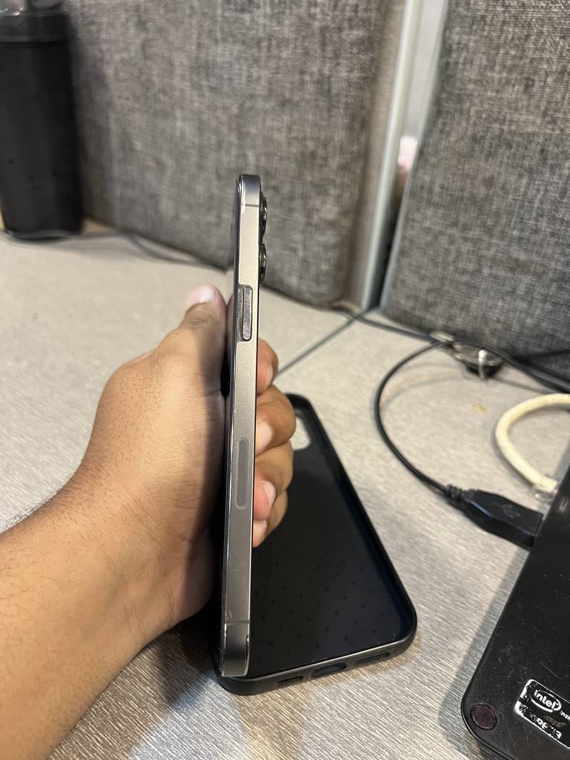 Apple iPhone 12 Pro Max 4