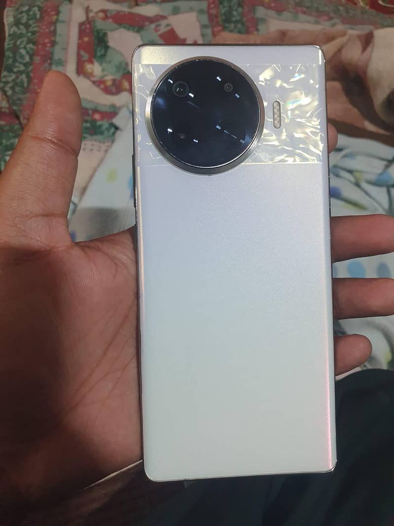 Tecno Spark 20 Pro Plus 0