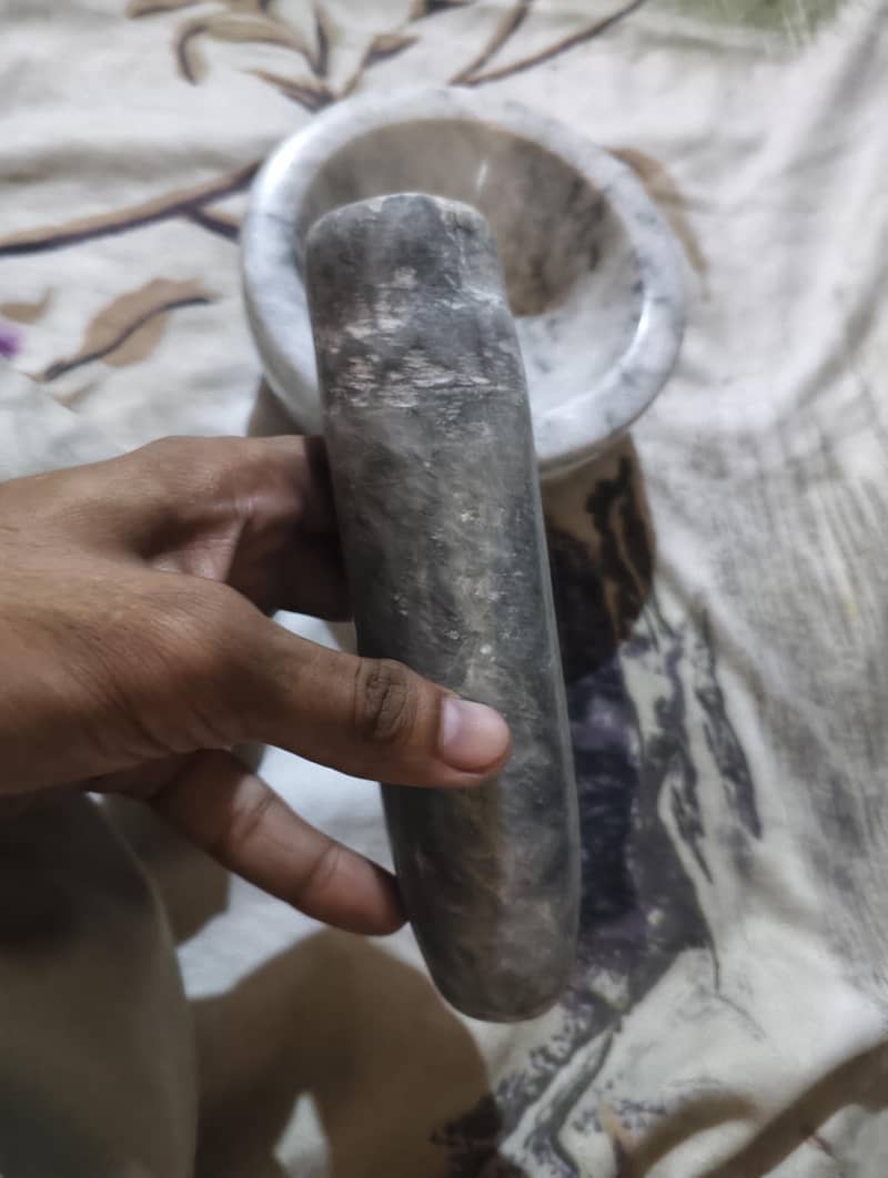 دوائی کو پیسنے کیلئے 0