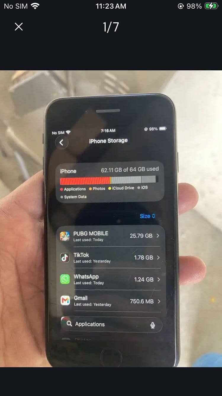 Apple iPhone SE 3 6