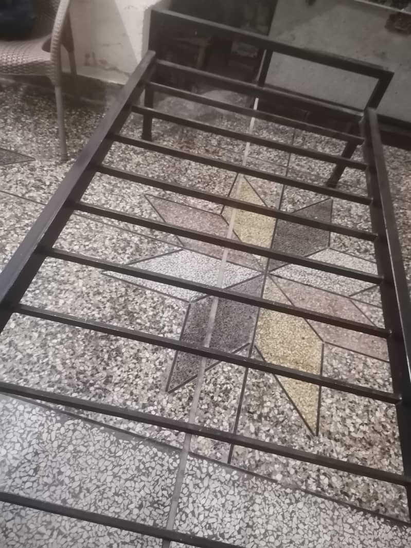 2 single bed (iron) 2