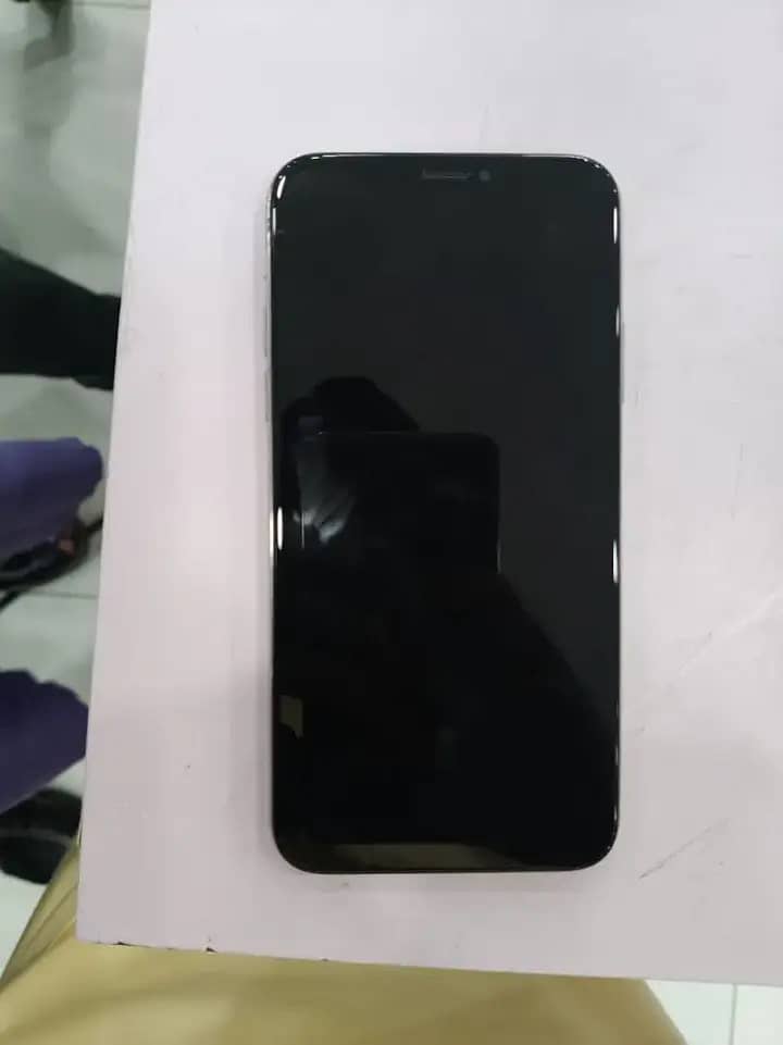 Apple iPhone XS 1