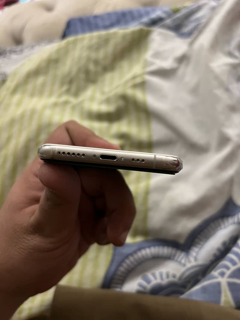 Apple iPhone 11 Pro 0