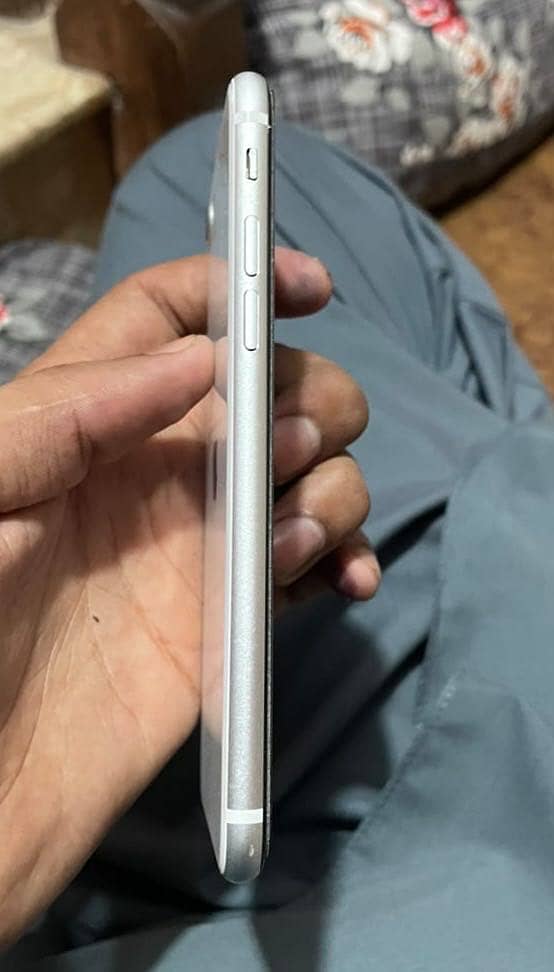 Apple iPhone SE 4