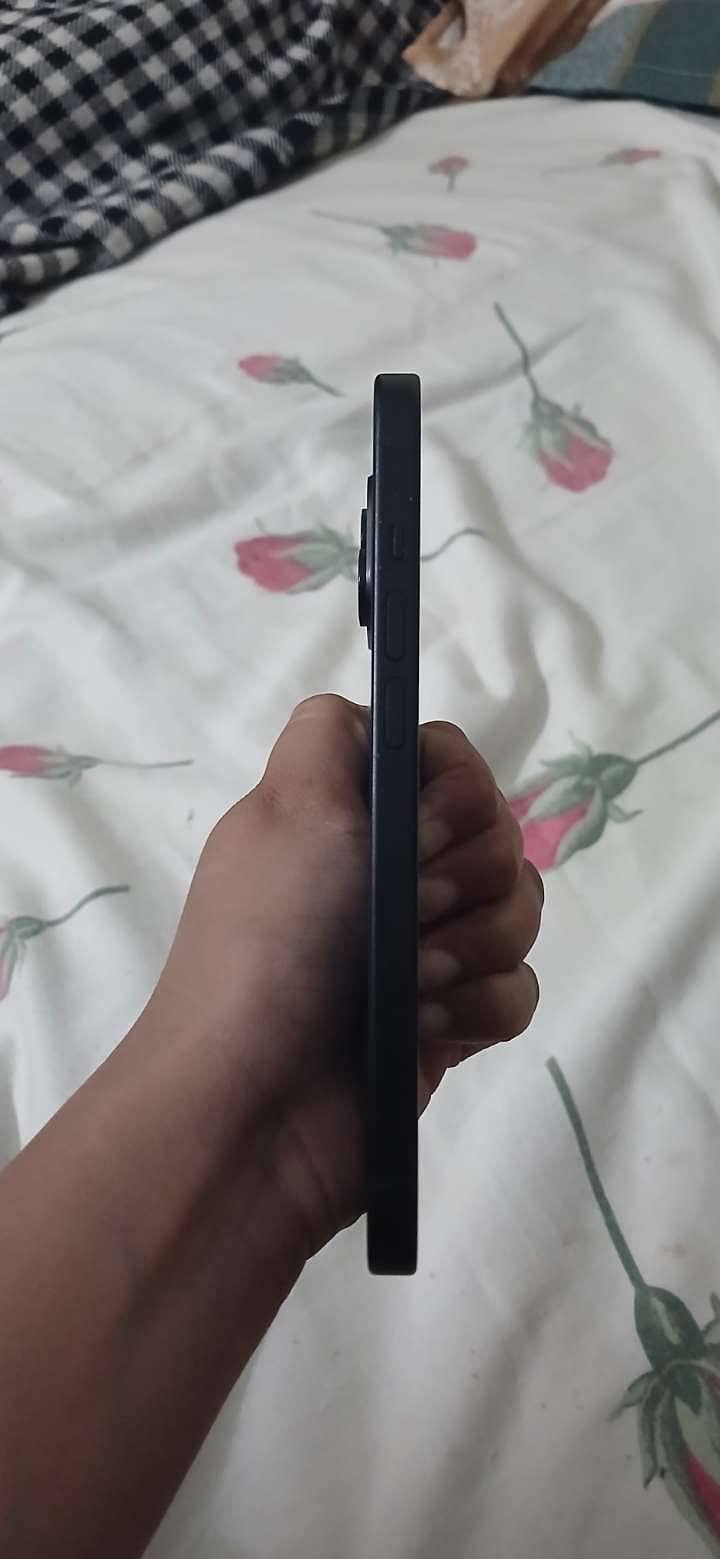 Apple iPhone 15 3
