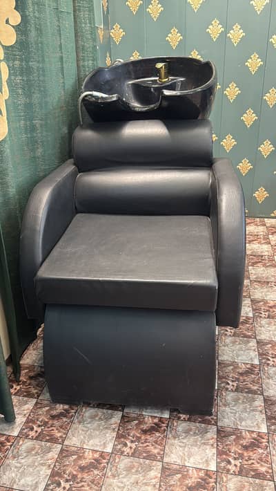 Shampoo unit sofa bench