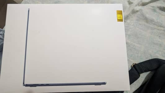 MacBook air M5 15 inch 16/512 just box open