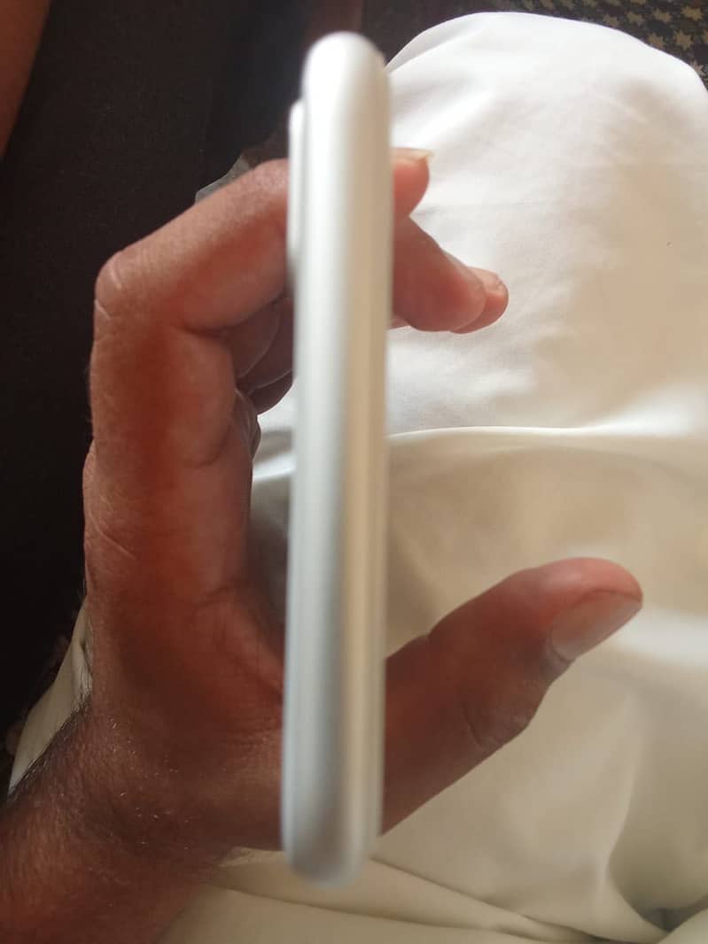 Apple iPhone 8 Plus 1