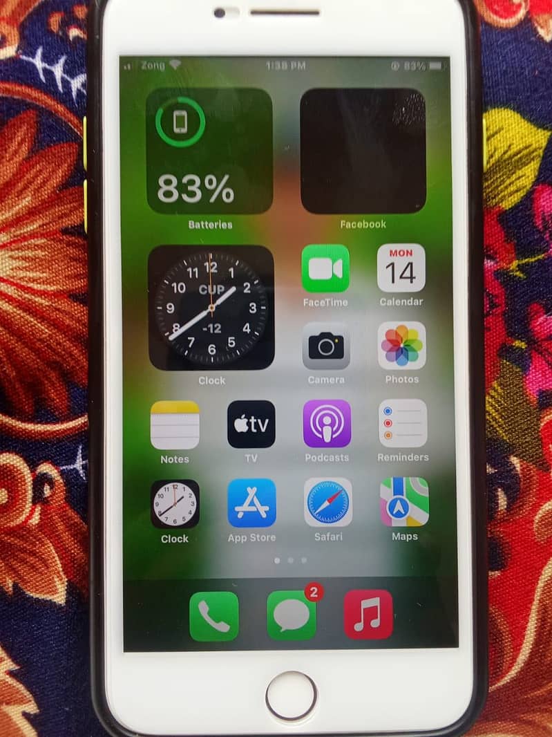 Apple iPhone 8 Plus 3