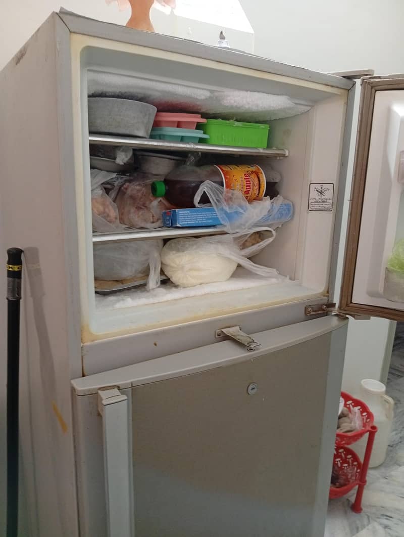 Refrigerator Dawlance 2