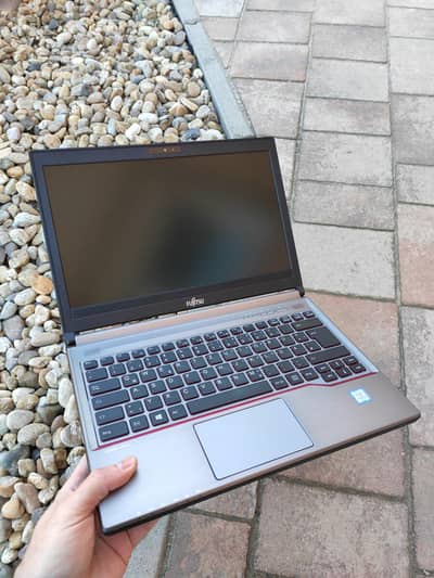 Fujitsu LifeBook E736, i5 6th gen, 8gb ram, 128ssd
