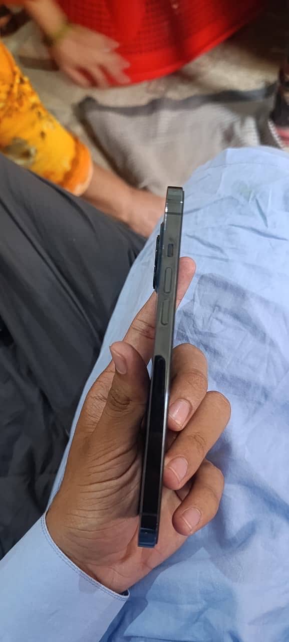Apple iPhone 12 Pro Max 4
