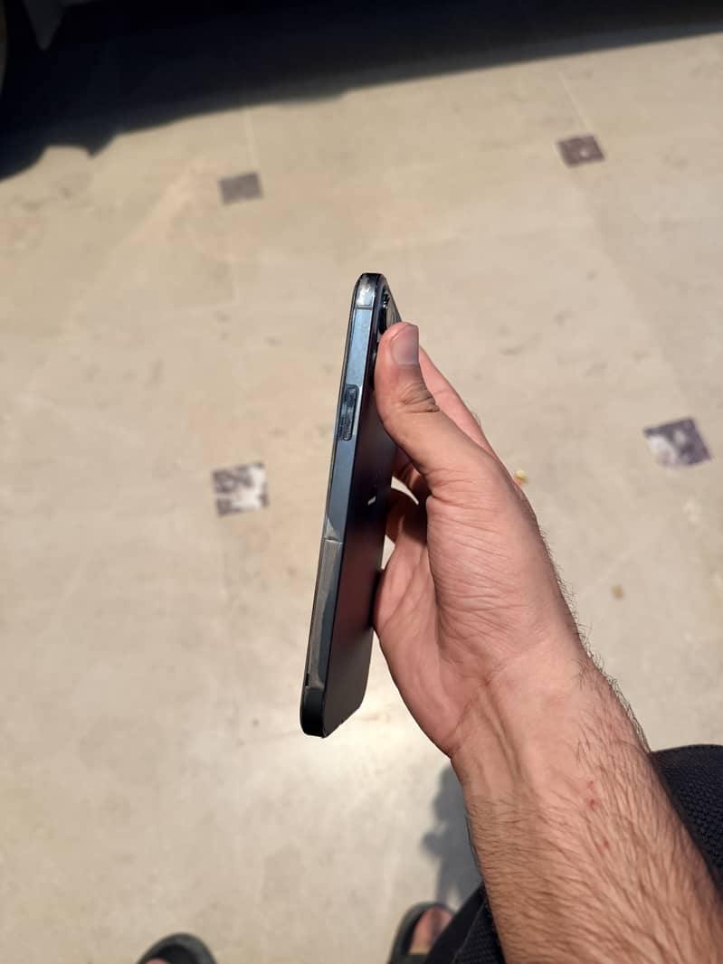 Apple iPhone 12 Pro Max 3