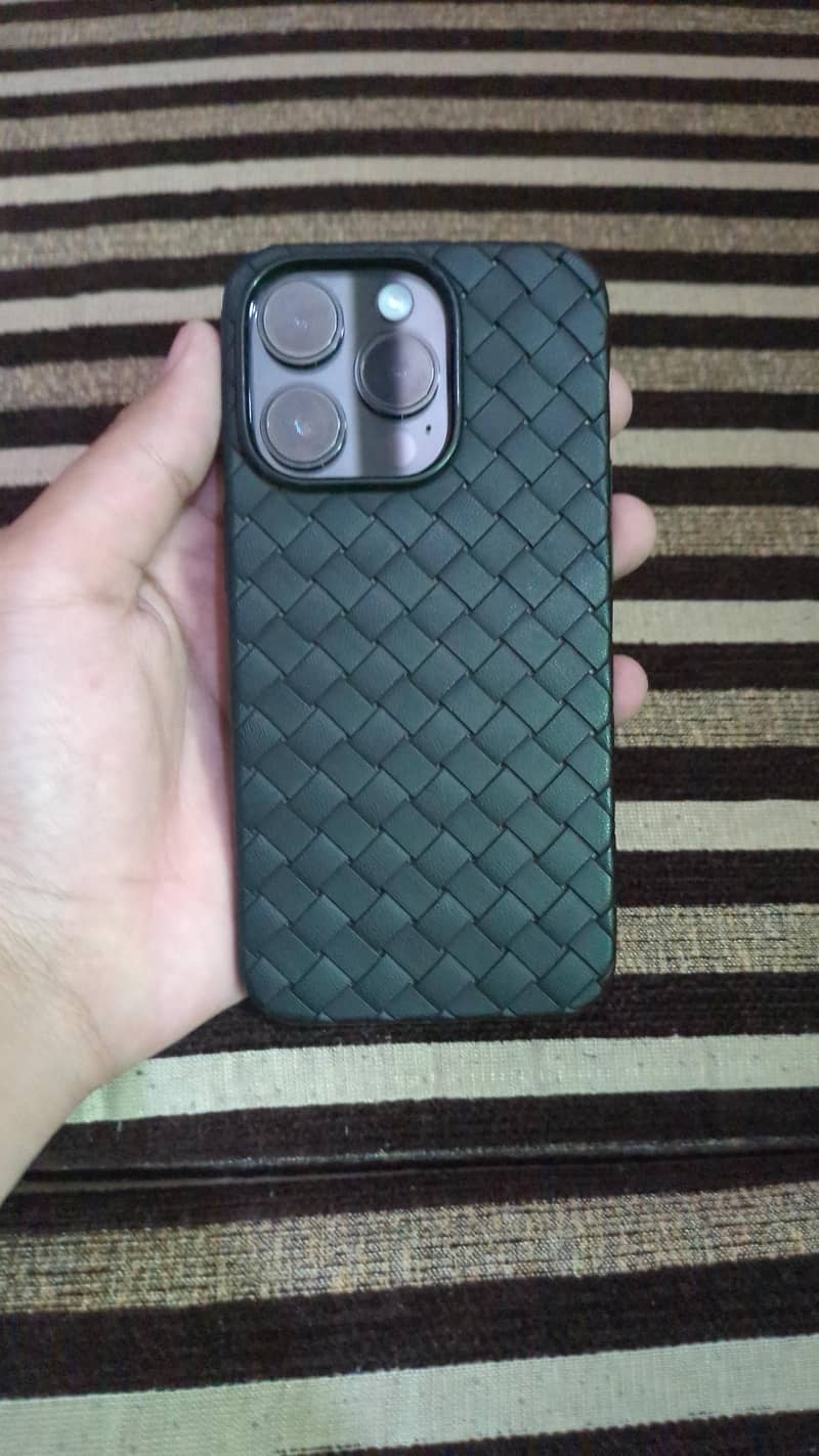 Apple iPhone 14 Pro 1