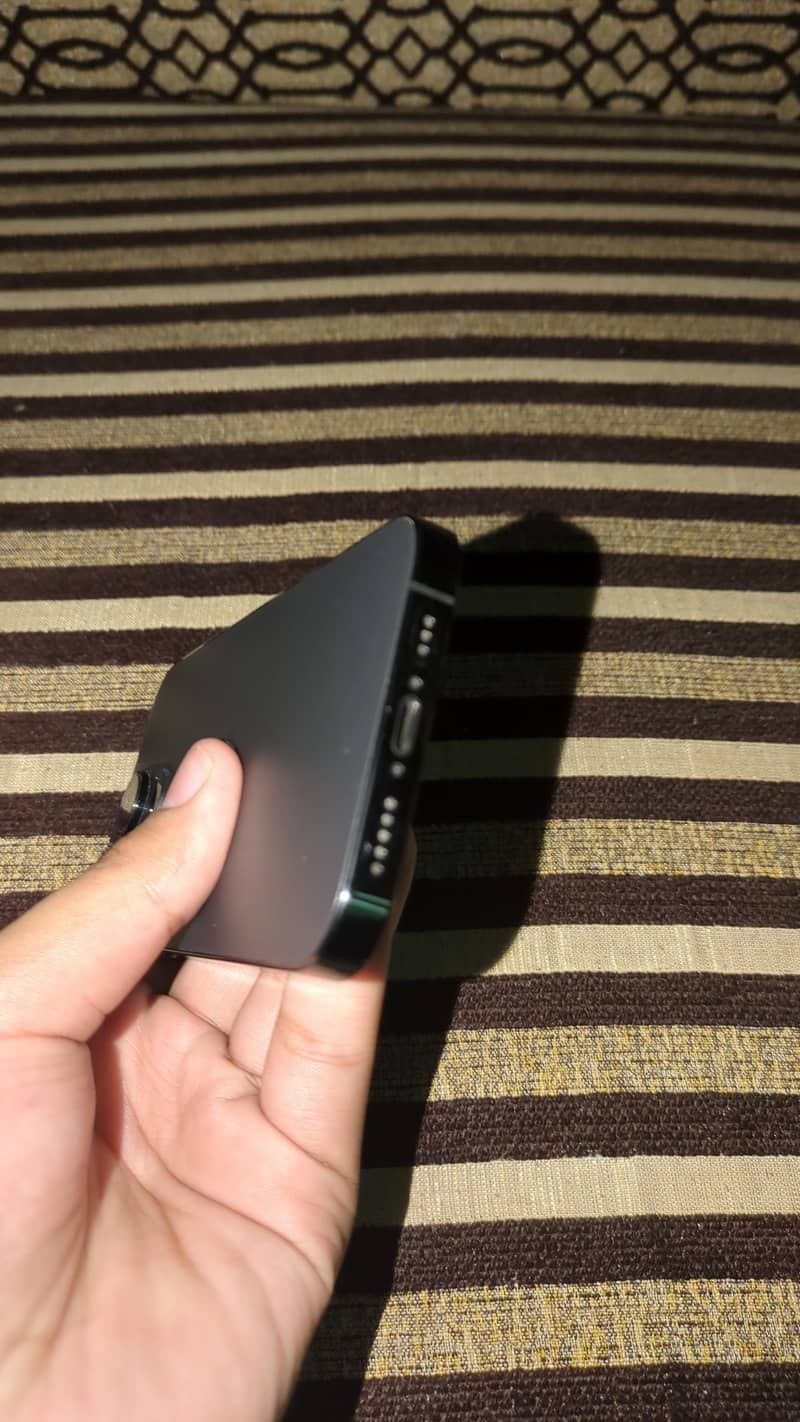 Apple iPhone 14 Pro 4