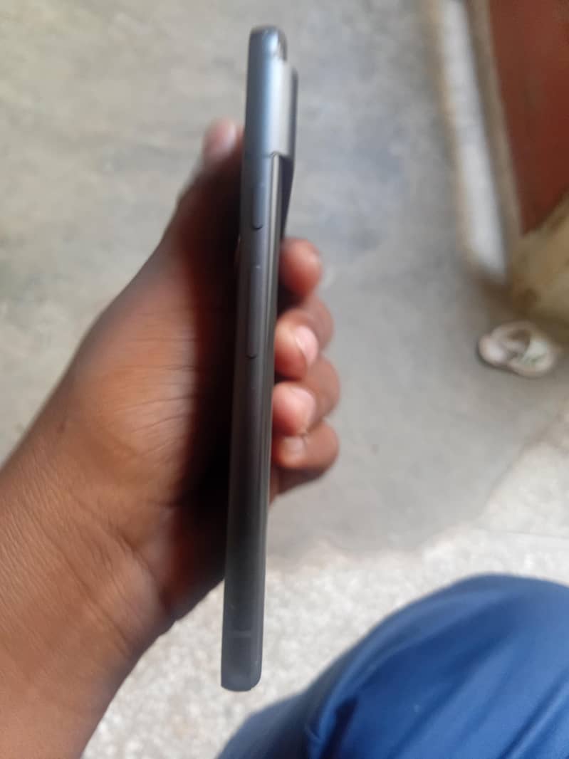 Google Pixel 8 2