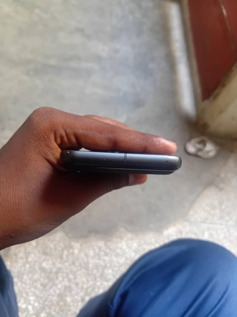 Google Pixel 8 4
