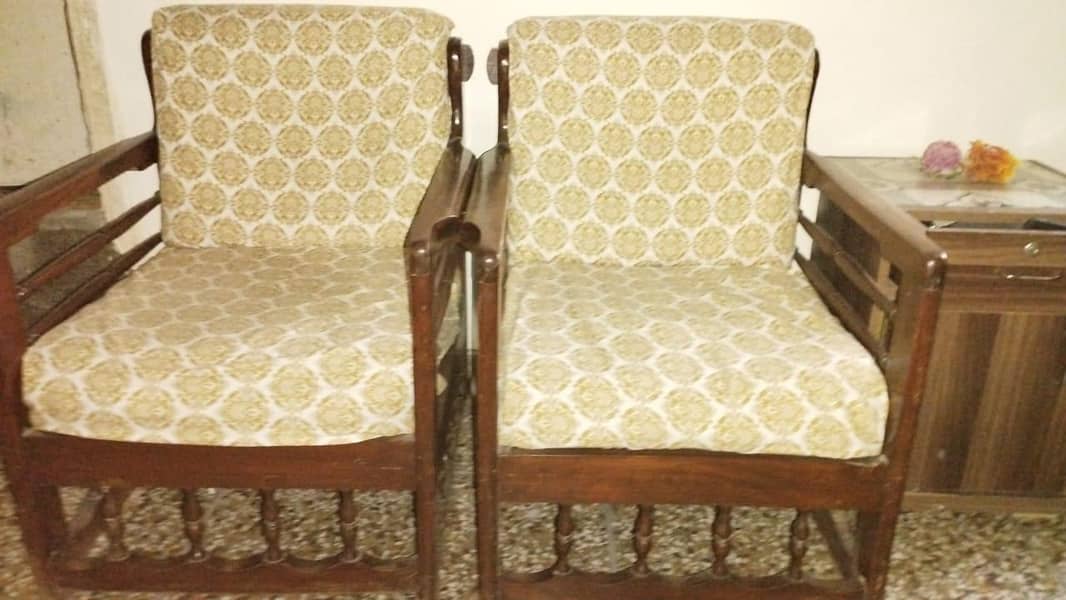 5 setter sofa 1