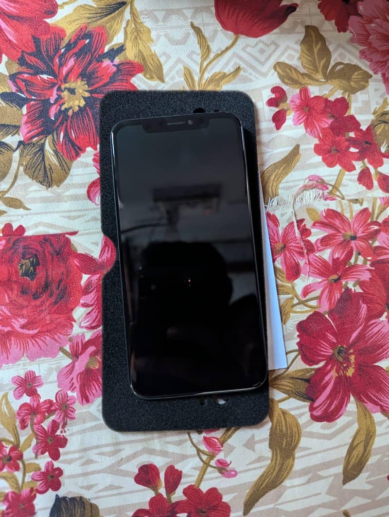 Apple iPhone X 0