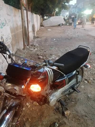 bike all ok h koe kam nhi h badin sindh number h