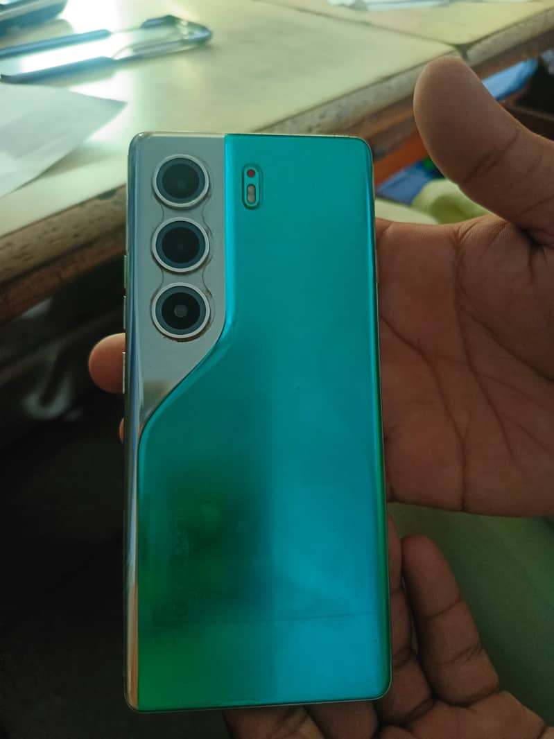 Tecno CAMON 40 Pro 2
