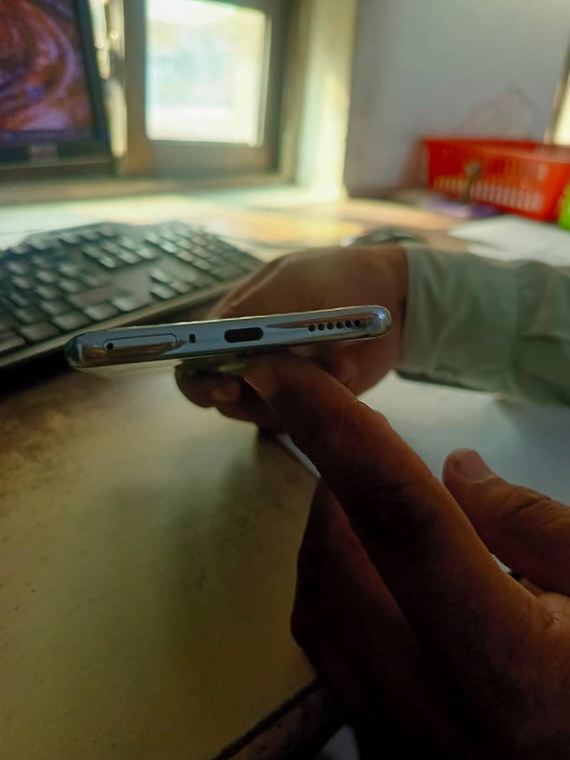 Tecno CAMON 40 Pro 4