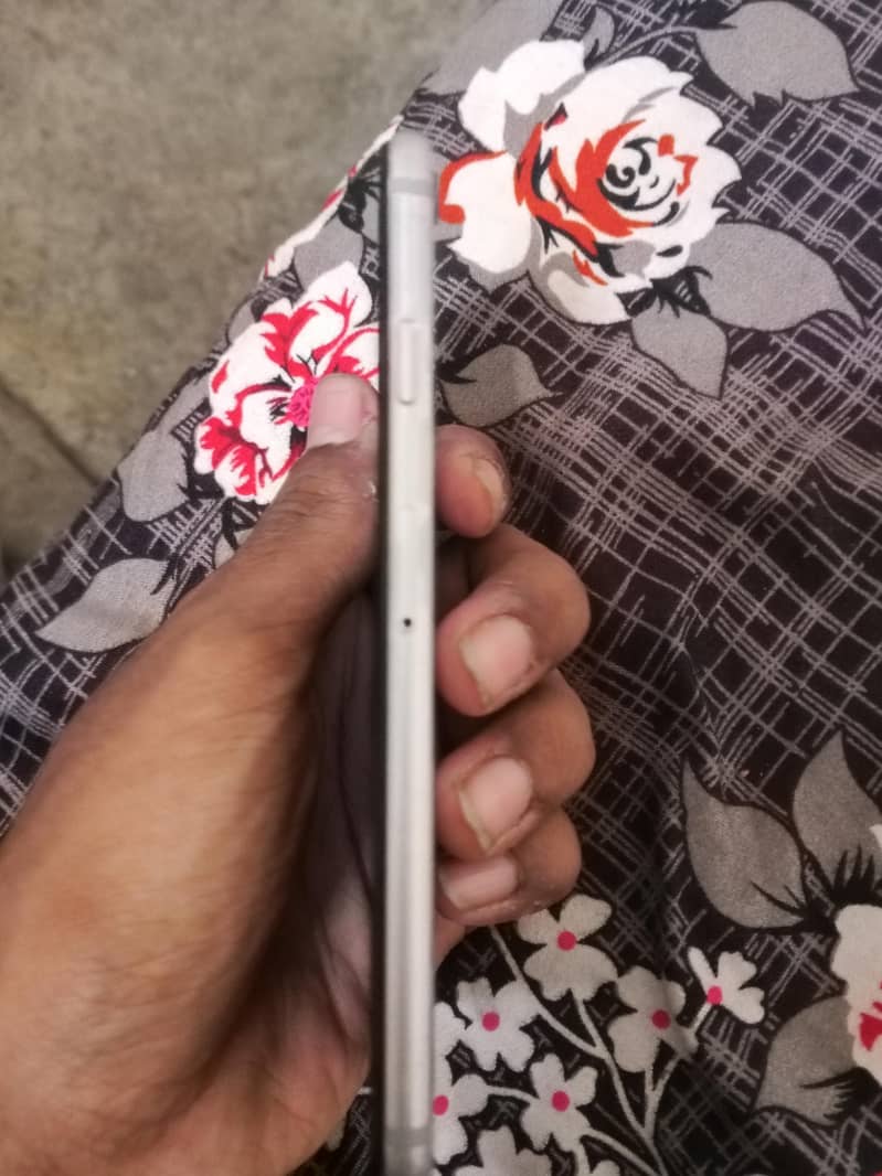 Apple iPhone 6 exchange possible h good phone 4