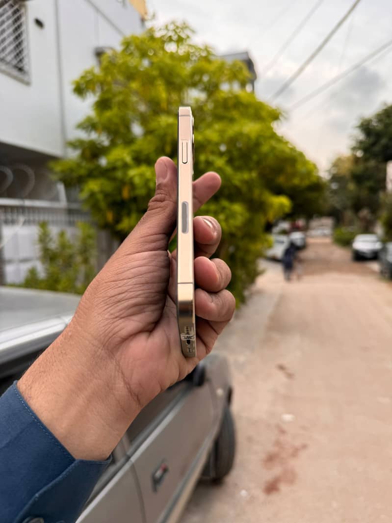 Apple iPhone 12 Pro 1