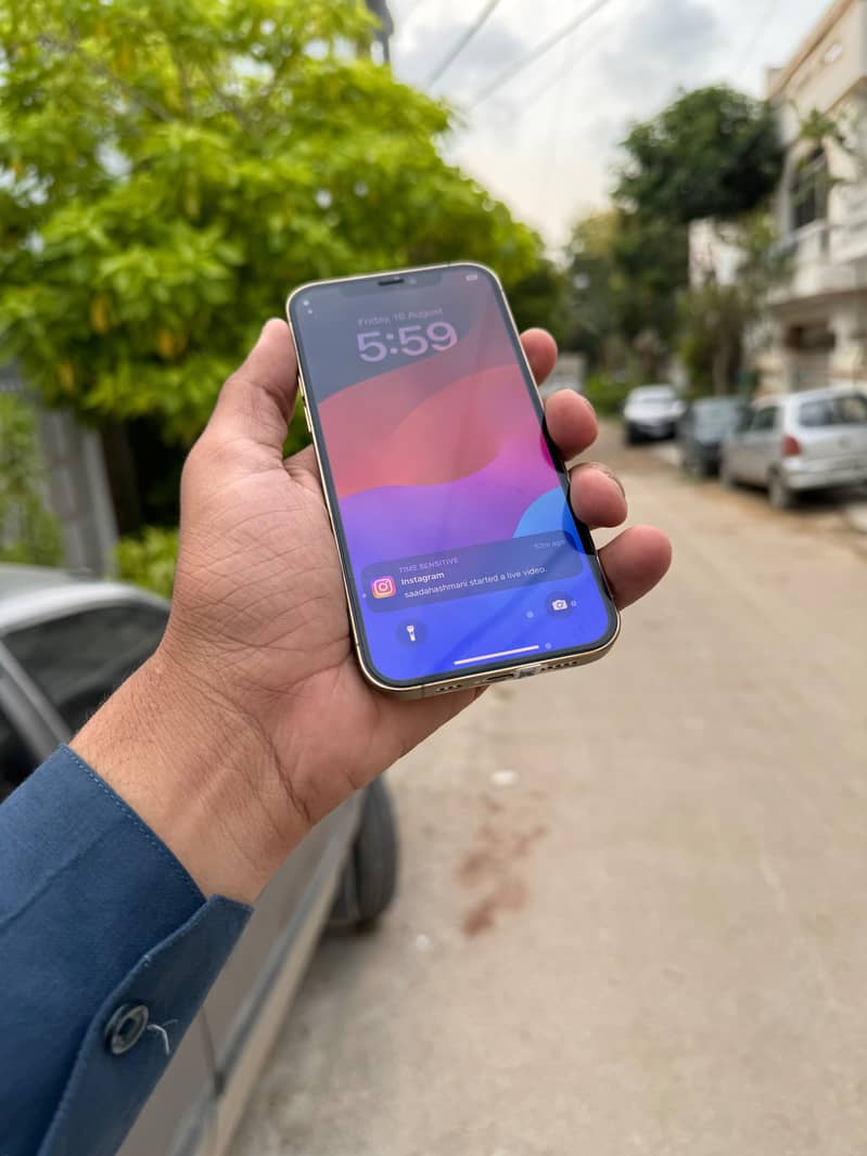 Apple iPhone 12 Pro 3