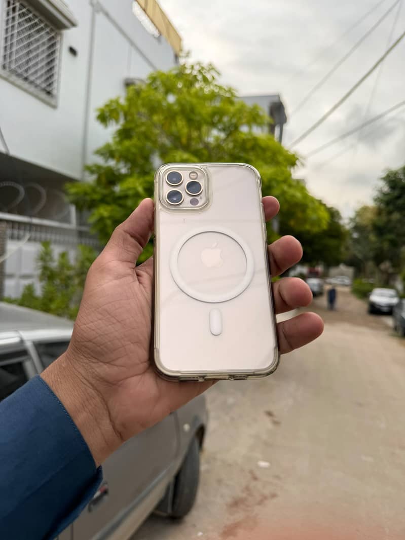 Apple iPhone 12 Pro 4