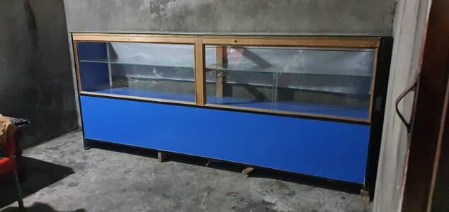 counter for sale urgent  Depth 1.5 foot Lenth 7 foot Depth 1.5 foot