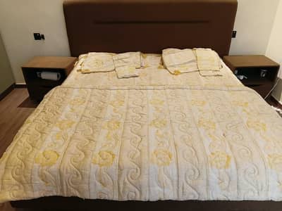 Imported Wedding 8 Pc Bedding Set for King/Queen Size Bed