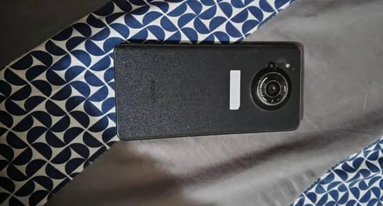 AQUOS R7