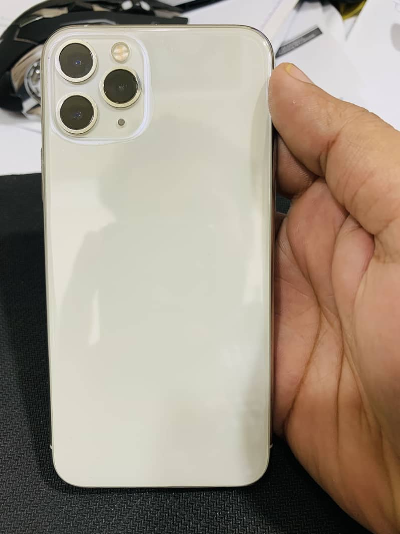 Apple iPhone 11 Pro 3