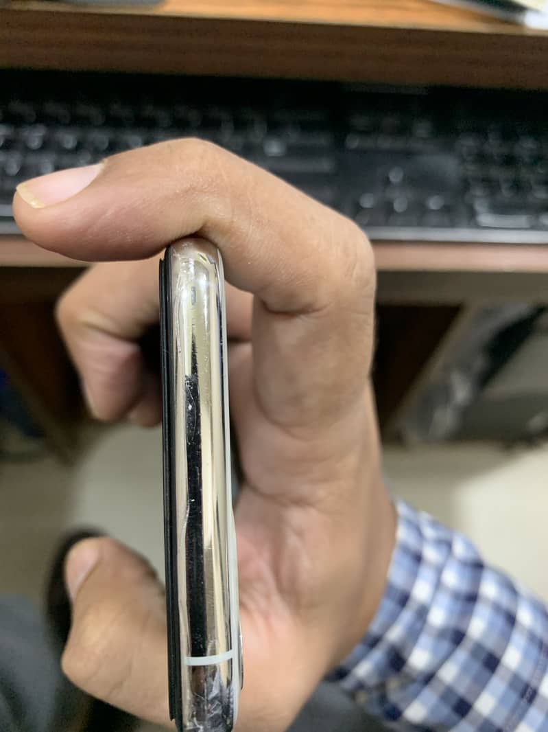Apple iPhone 11 Pro 7