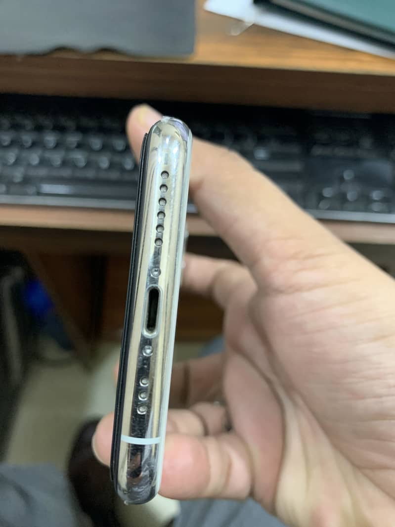 Apple iPhone 11 Pro 8