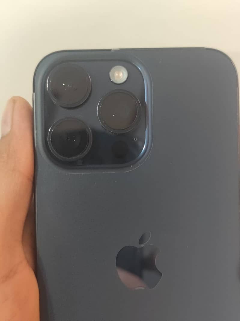 Apple iPhone 15 Pro Max 3
