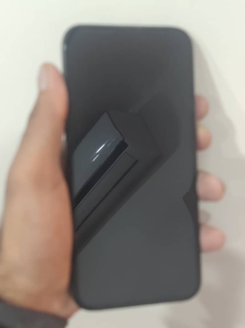 Apple iPhone 15 Pro Max 4