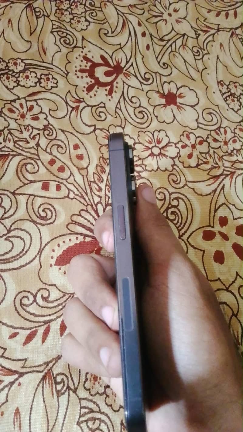 Apple iPhone 14 Pro 3