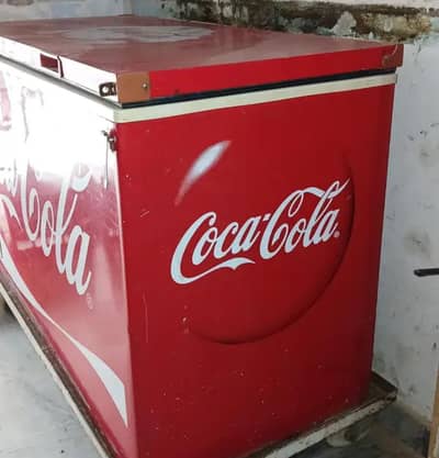 Cooling freezer for cafe, shops, restaurant