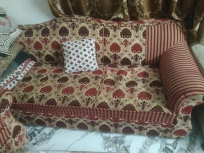 5 seter sofa set interwood urgent for sale