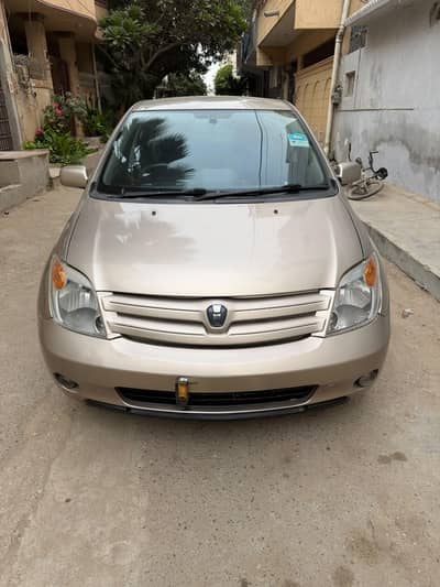 Toyota IST 2006