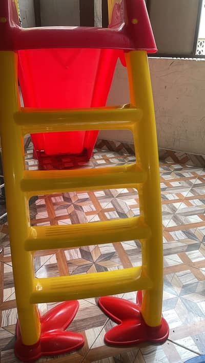 4 step slide with basket ball