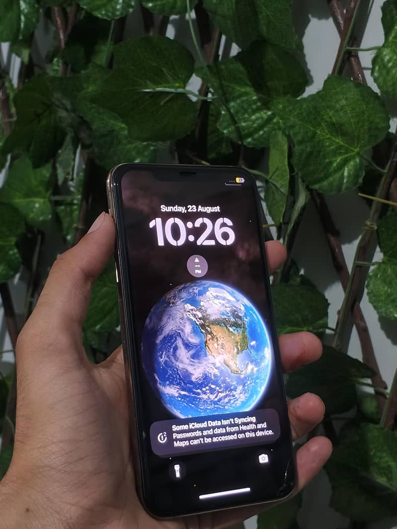 iphone 11 pro max 4