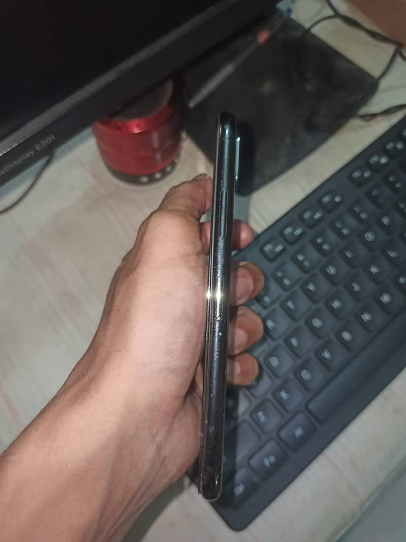 Apple iPhone X 4