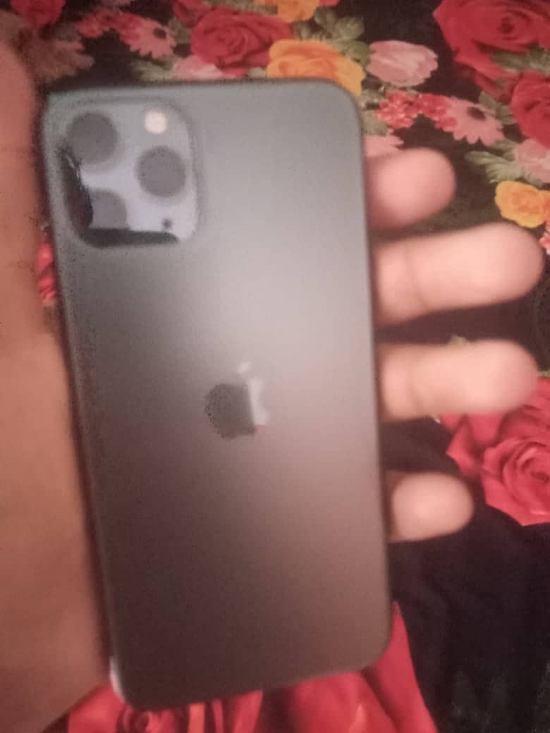 Apple iPhone 11 Pro 2