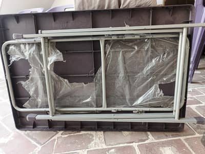 4chairs and table for sale boss company 25 days use only new set 10400