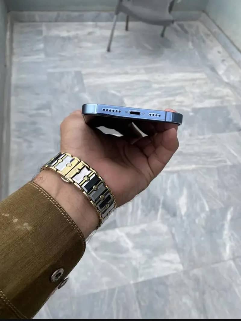Apple iPhone 13 Pro Max 4