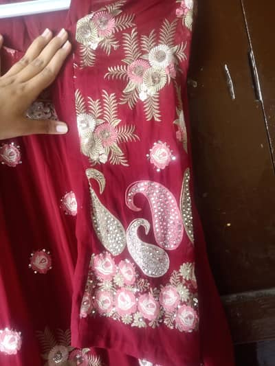fancy embroided elegant dress complete||nice stuff||easy to wear|