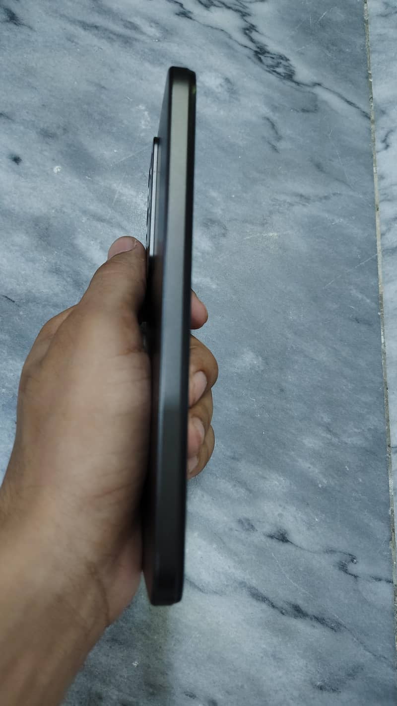 Realme C85 1